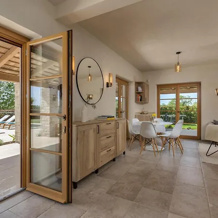 Andrea Holiday home Smoljanci