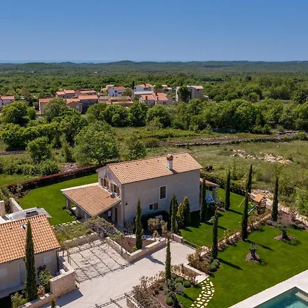Andrea Holiday home Smoljanci