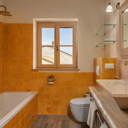 Andrea Holiday home Smoljanci