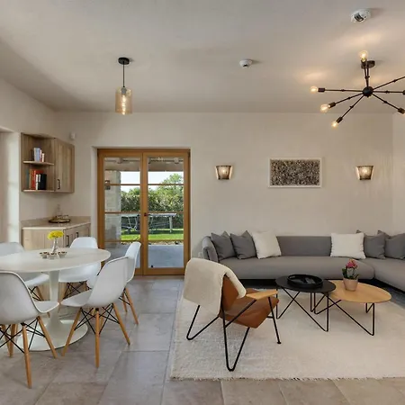 Andrea Holiday home Smoljanci